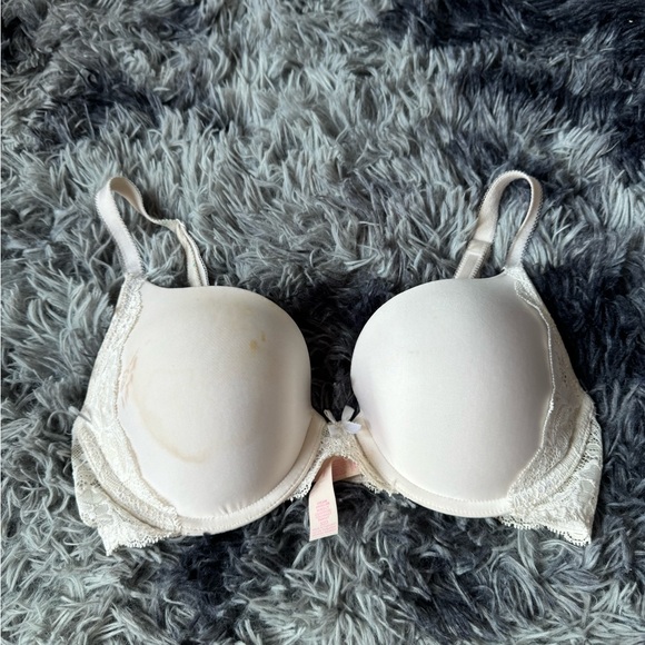 Victoria’s Secret Bra Bundle - Picture 7 of 8